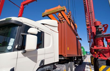 transporte de equipos industriales pesados